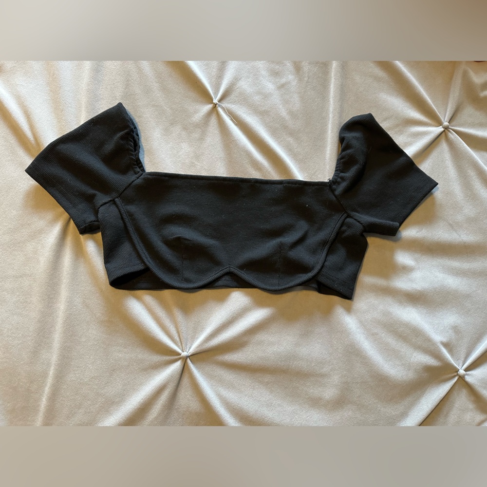 Black mini crop top